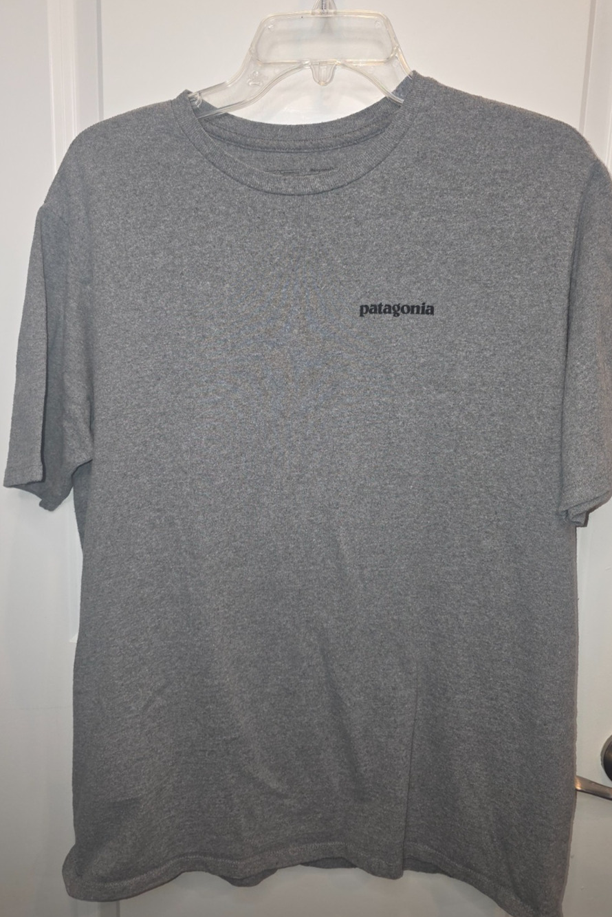 Patagonia Graphic T-Shirt Men's Medium Gray Logo Responsibili-Tee Double-Sided